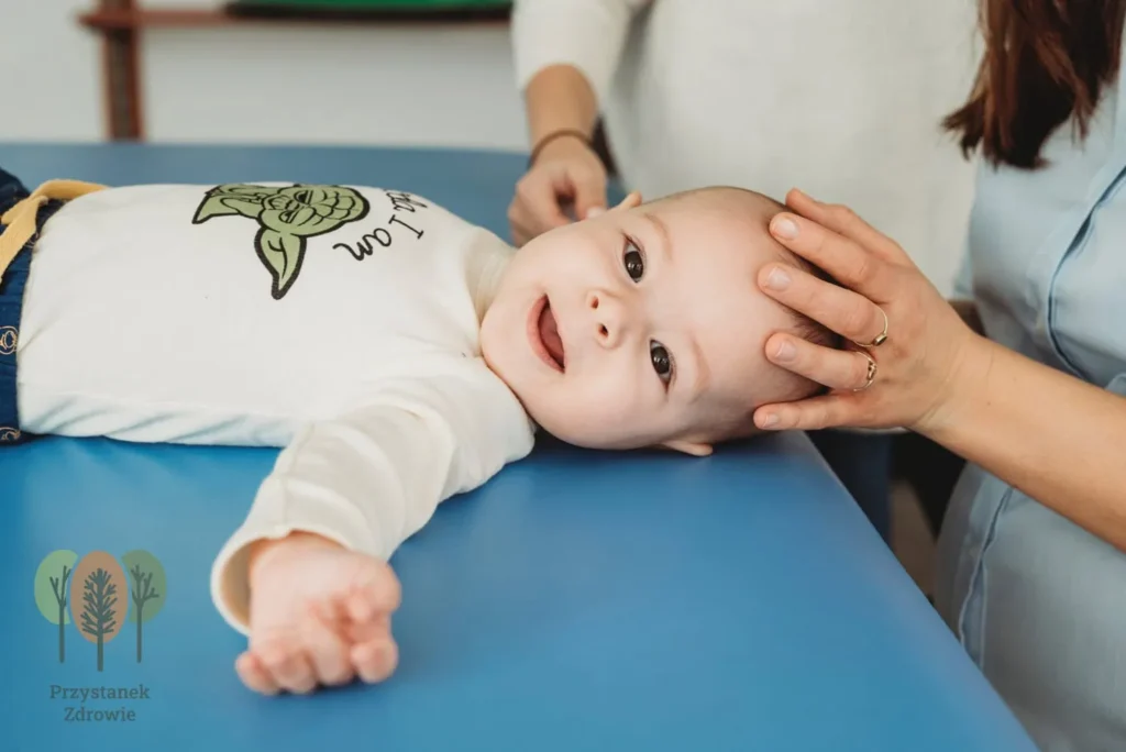 Fizjoterapia niemowlęcia – delikatna terapia wspierająca prawidłowy rozwój neurologiczny.